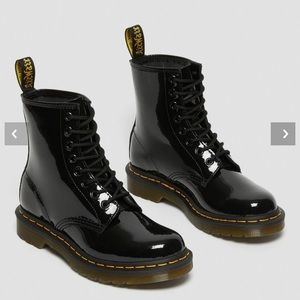 1460 WOMEN'S PATENT LEATHER LACE UP BOOTS